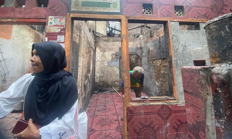 Kondisi rumah warga pasca insiden kebakaran, Kampung Pulo melahap dua RW (Foto: Parboaboa/Pras Wiratmoko)