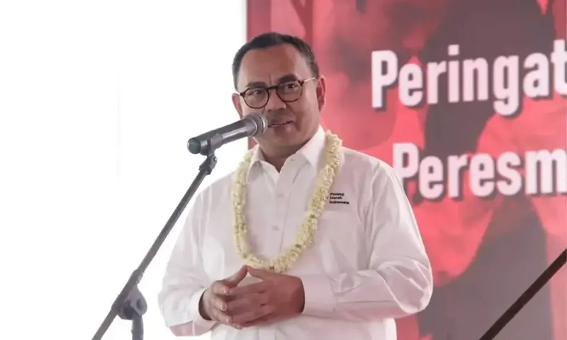 Juru bicara Tim Anies Baswedan sekaligus Sekretaris Jenderal (Sekjen) Palang Merah Indonesia (PMI), Sudirman Said ketika meresmikan markas baru Pengurus dan Relawan PMI Kota Cirebon, Jawa Barat pada Senin (11/10/2021). (Foto: Instagram/sudirmansa1d)