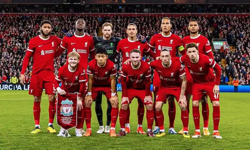 Liverpool mengalami kemunduran signifikan di panggung Eropa saat mereka tersungkur di tangan Atalanta dengan skor 0-3 dalam pertandingan leg pertama perempat final Liga Europa yang berlangsung di Anfield, Jumat dini hari WIB. Tim asuhan Gian Piero Gasperi