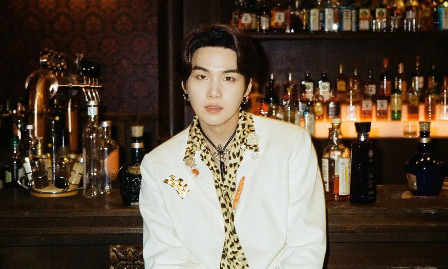 Salah satu member Bangtan Sonyeondan (BTS), Min Yoongi alias Suga berhasil mengejutkan Army (sebutan penggemar BTS). Pasalnya, pria kelahiran 1993 ini akan mengadakan konser di Indonesia selama tiga hari berturut-turut. (Foto: Instagram @agustd)