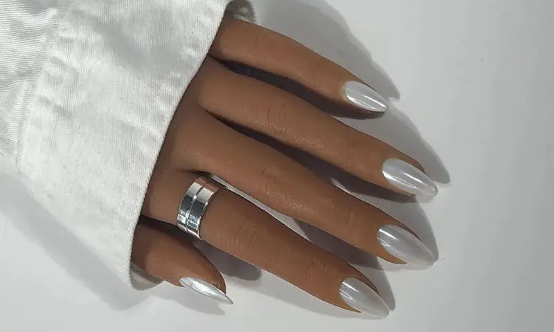 20 Rekomendasi Warna Kutek untuk Kulit Sawo Matang agar Terlihat Cerah