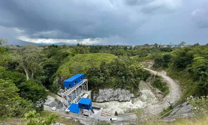 Pembangkit Listrik Tenaga Minihidro (PLTM) Kandibata I resmi beroperasi di Kabupaten Karo, Sumatra Utara (Sumut), Selasa (10/1/2023). Dengan beroperasinya PLTM Kandibata I dapat meningkatkan kehandalan pasokan listrik. (Foto: Dok. PLN UID Sumut)