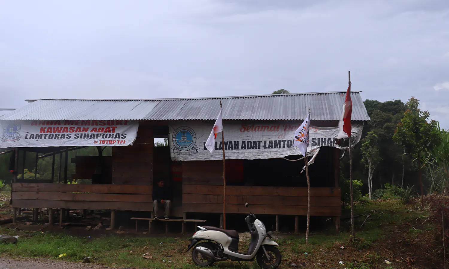 Posko Masyarakat Adat Sihaporas (Foto: PARBOABOA/David Rumahorbo)