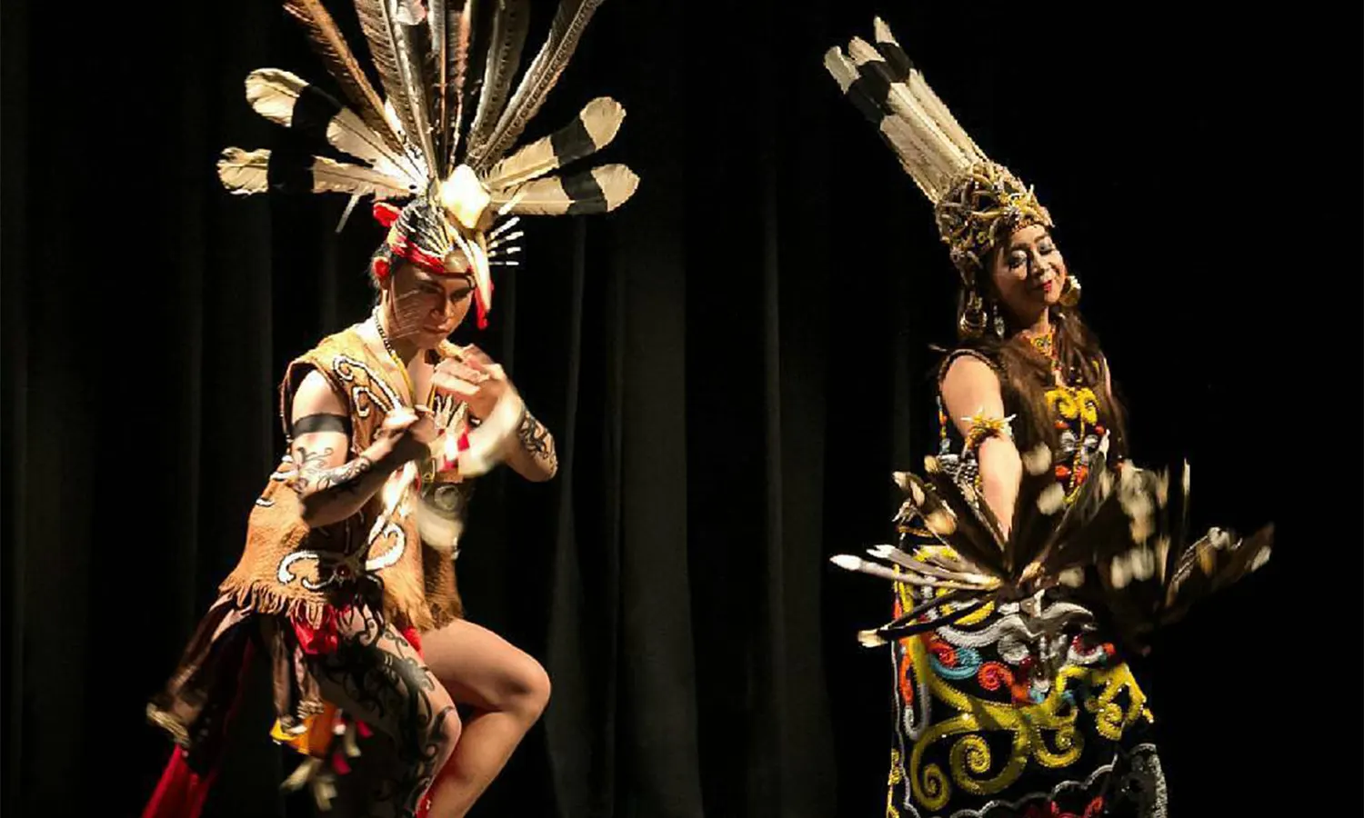 Tari Dayak (Foto: Instagram/@senibudayakalsel)