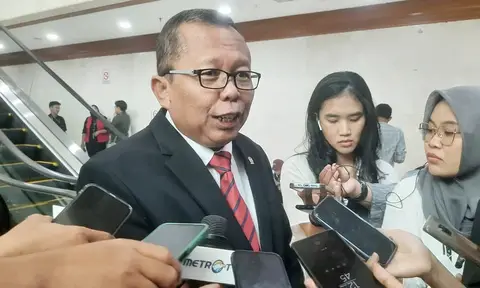 Jadi Hakim MK Gantikan Wahiduddin Adams, Arsul Sani Diminta Independen dan Merakyat