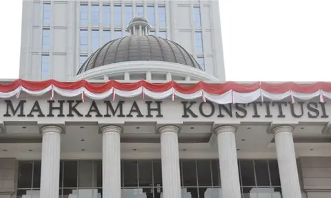 Khianati Rakyat dari UU Ciptaker Hingga Batas Usia Cawapres, Buruh Desak Bubarkan MK