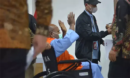 KPK Dakwa Lukas Enembe Terima Suap dan Gratifikasi Rp46,8 Miliar