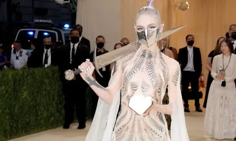 Fashion Unik Para Selebritis yang Diundang dalam Met Gala 2022