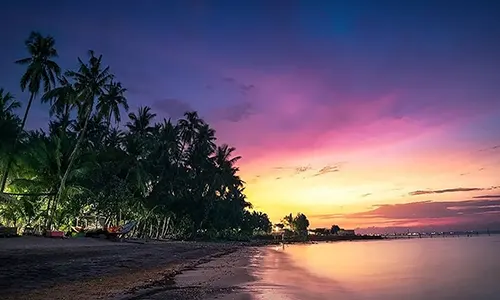 Mengulik Keindahan Pantai Kelapa Tuban, Surga Wisata Bahari di Jantung Jawa Timur