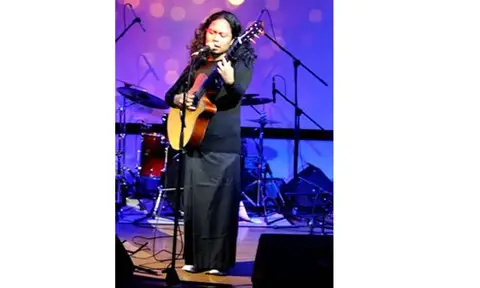 Lagu Untuk Perempuan yang Sedang dalam Pelukan: Lirik dan Chord Serta Makna