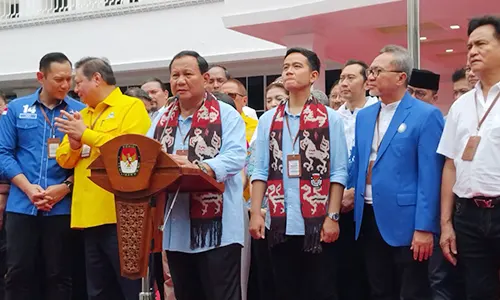 Prabowo-Gibran Daftar KPU Naik Maung Pindad