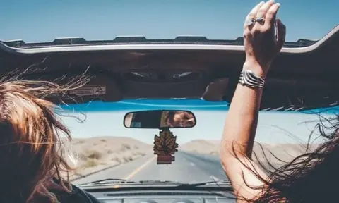 Rekomendasi Lagu Untuk Menemani Road Trip Kamu