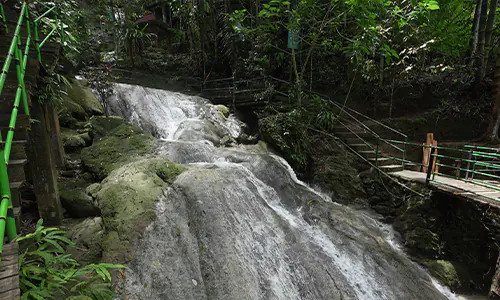 Surga Tersembunyi di Kulon Progo, dari Kuliner Legendaris Sampai Alam yang Memukau