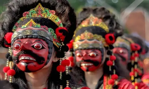 Menari dengan Jiwa: Kisah Maesaroh dan Topeng Kelana